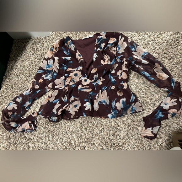 Abercrombie Plunge Cropped Blouse - Picture 2 of 3